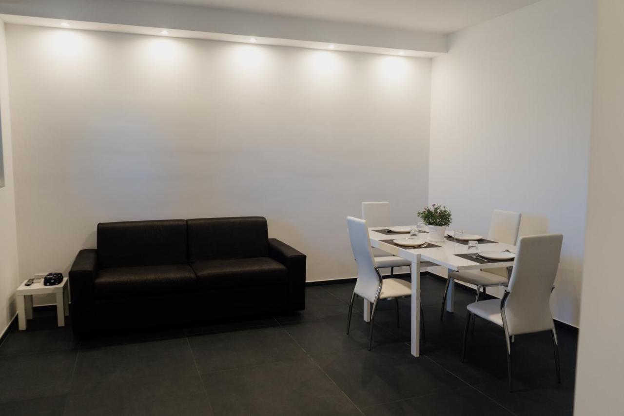 Domus Residence - Cicerone - Bari Bagian luar foto